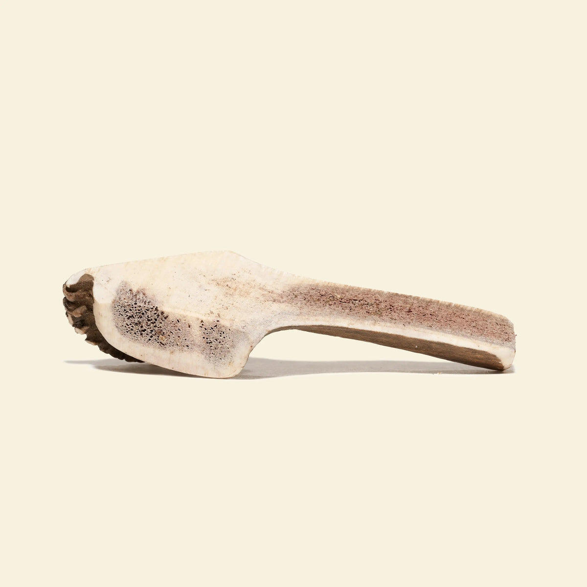 bois de cerf fendu naturel pour chien